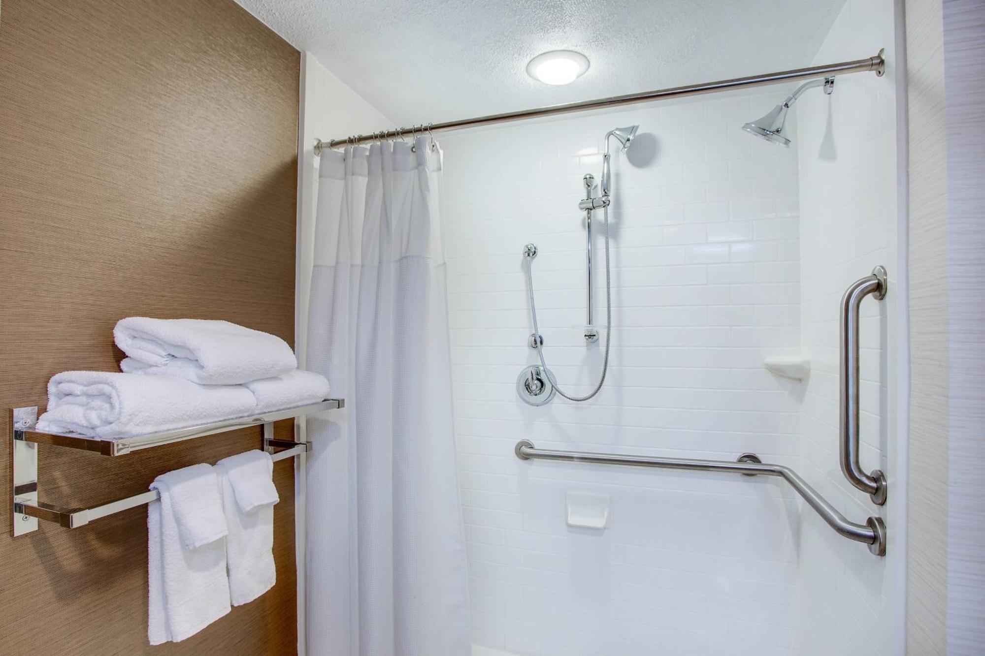 Fairfield Inn By Marriott Burlington Williston Dış mekan fotoğraf