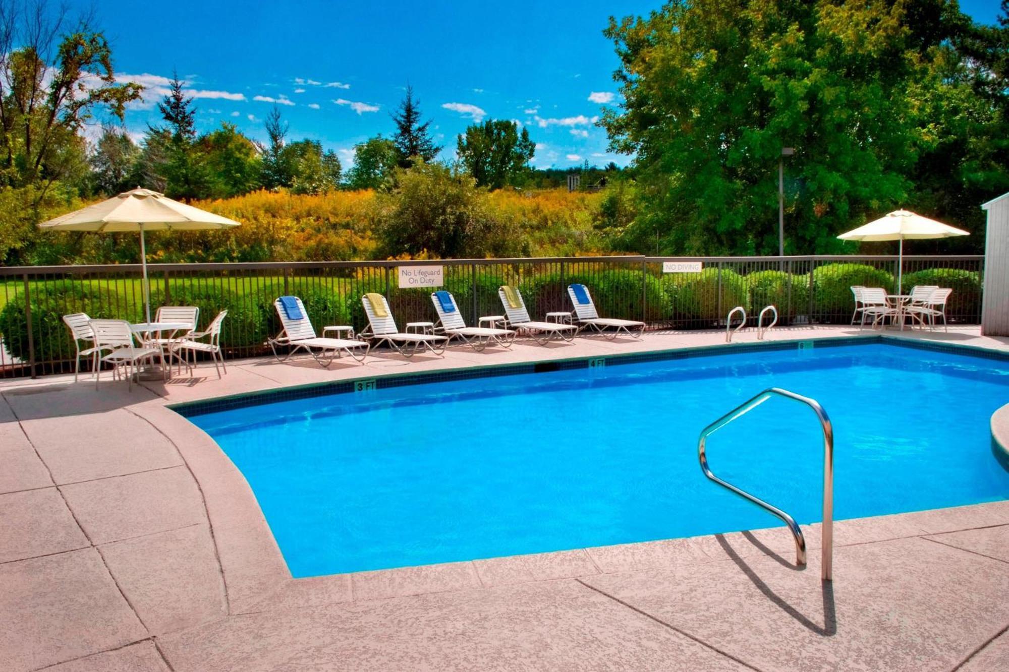 Fairfield Inn By Marriott Burlington Williston Dış mekan fotoğraf